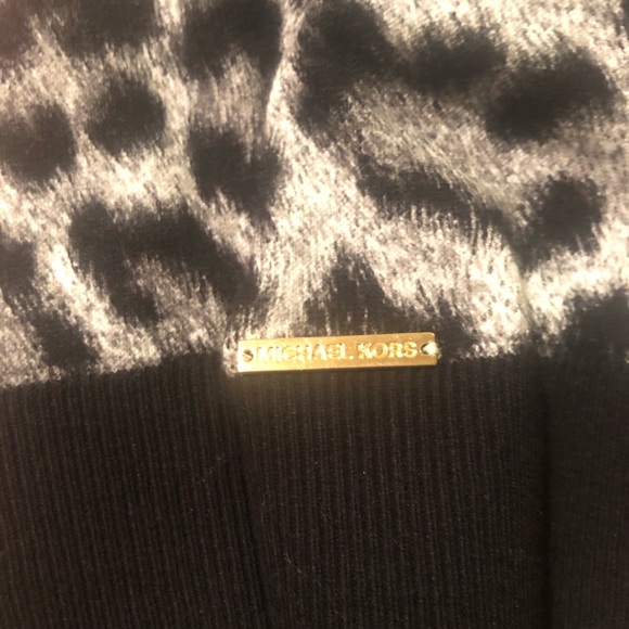 Cold shoulder Black Leopard Print Blouse - Picture 6 of 7